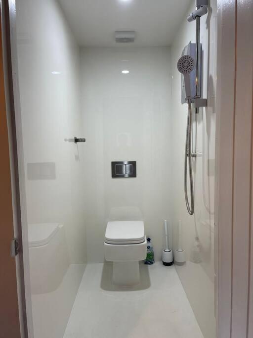 Apartament 4 Quiet Compact Studio With Garden View - Best Location - Comfortable - Quiet Okręg wyborczy Hove Zewnętrze zdjęcie